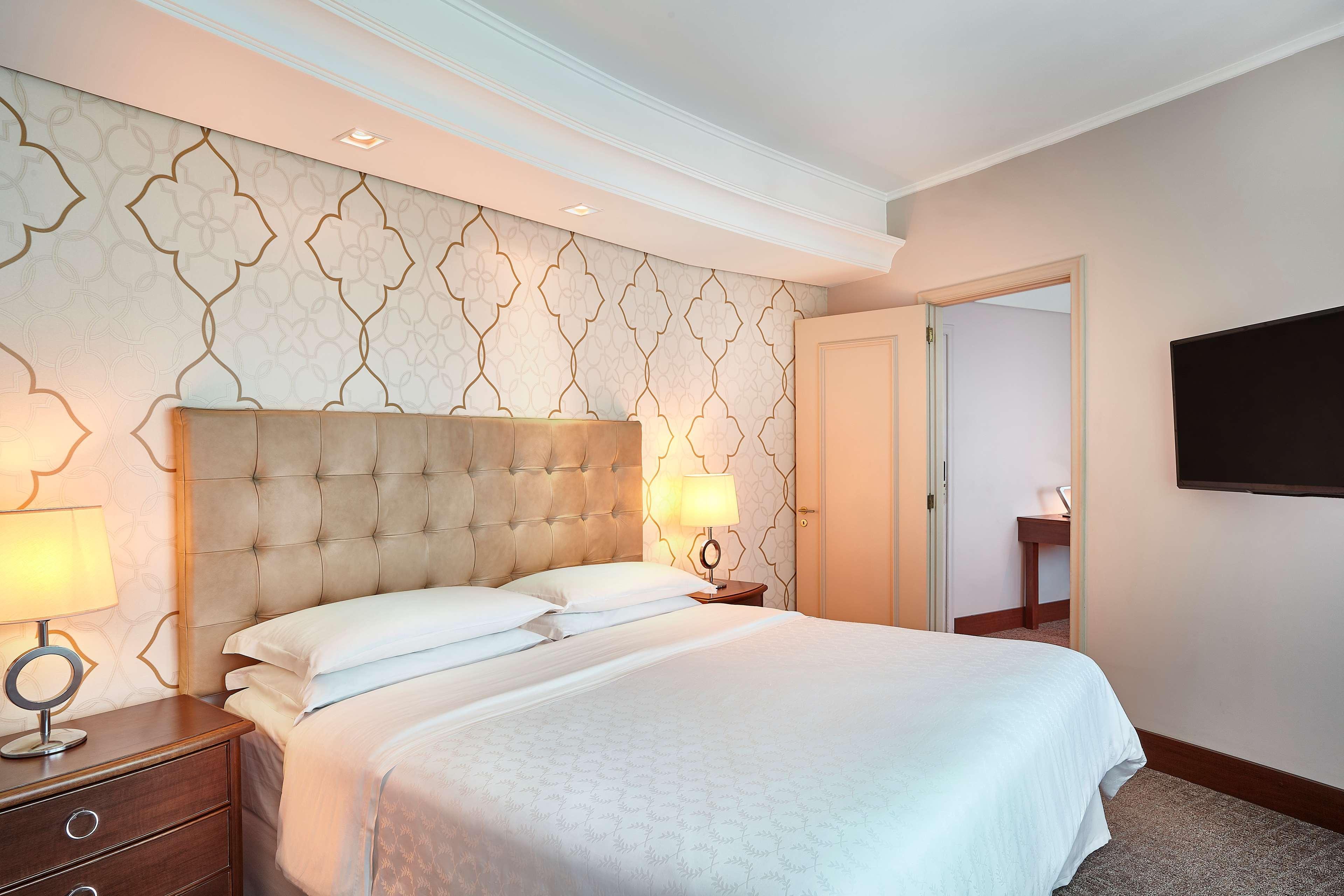 Hilton Porto Alegre, Brazil Hotel Exterior photo A bedroom at the hotel