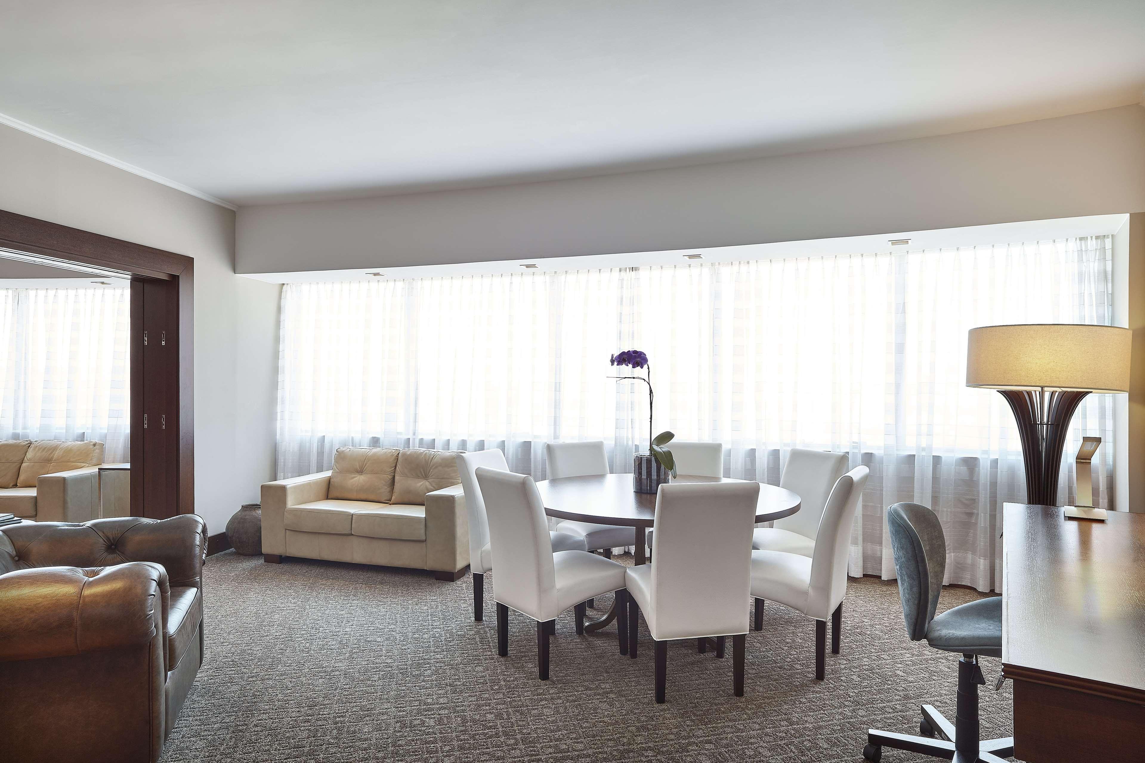 Hilton Porto Alegre, Brazil Hotel Exterior photo Suite